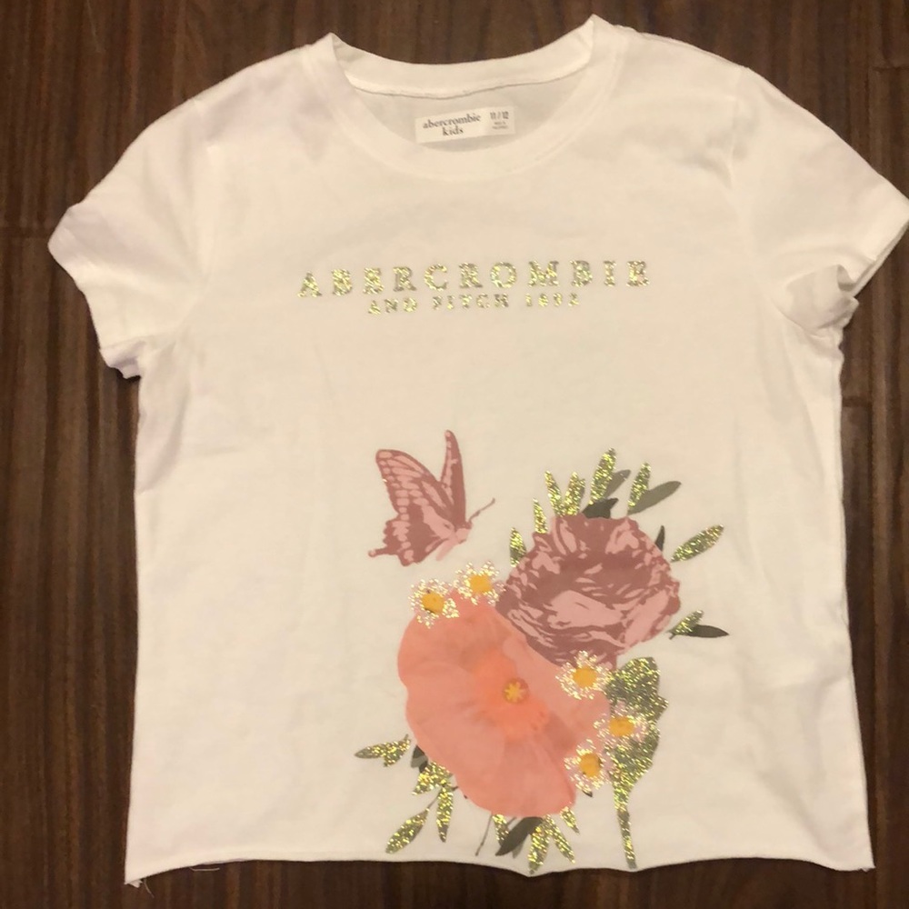 Abercrombie Kids size 11/12 White T shirt